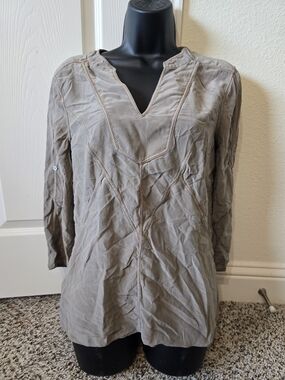 BCBGMaxAzria Taupe V-Neck Long Sleeve Tunic